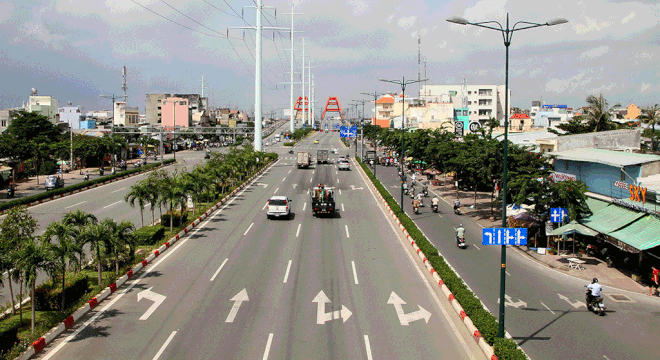 Đại lộ Phạm Văn Đồng tại TP.HCM được thực hiện theo hình thức hợp đồng BT. Ảnh: KHẢ HÒA