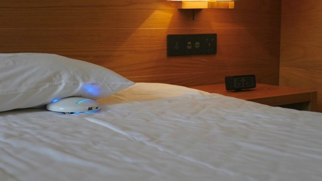 Robot diệt khuẩn giường khi đi du lịch siêu nhỏ gọn