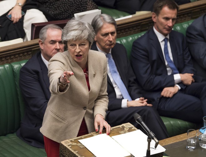 Thủ tướng Anh Theresa May trong phiên họp quốc hội ngày 29/3, bà May đã khẩn thiết kêu gọi các thành viên quốc hội ủng hộ kế hoạch Brexit của mình, nhưng đây đã là lần thất bại thứ 3 của bà. Ảnh: AP.