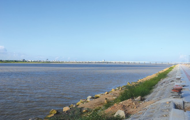 Bên cạnh mặt tiền biển, sông Ba chảy qua TP. Tuy Hòa đang là điểm nhấn quy hoạch và lực hút đầu tư các dự án địa ốc