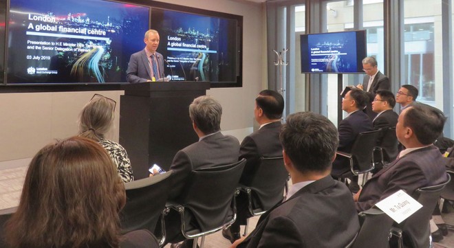Tháng 7/2019, Đoàn công tác ngành tài chính, chứng khoán Việt Nam đã đến Sở GDCK Luân Đôn, tìm hiểu về sự phát triển của TTCK Top 3 toàn cầu
