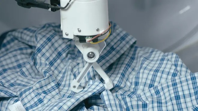 Tủ thông minh tự động nhận dạng, phân loại và treo quần áo