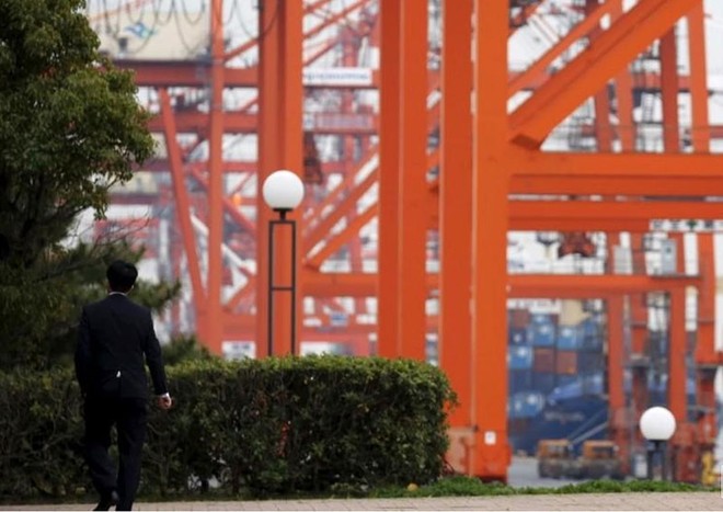 Khu vực bốc dỡ hàng hóa tại cảng ở Tokyo, Nhật Bản (Nguồn: Reuters)