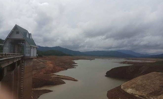 Hồ thủy điện lớn nhất Quảng Trị phải ngừng hoạt động vì kiệt nước...
