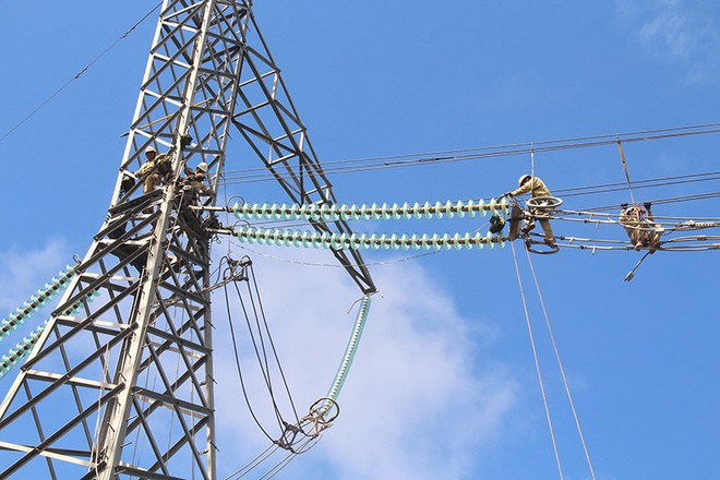 Công ty cổ phần Đầu tư xây dựng Trung Nam (Công ty Trung Nam) đã đề nghị xây dựng đồng thời 15,5 km đường dây truyền tải 500 kV.