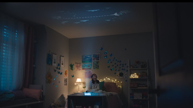 WestJet Flight Light: Đèn chiếu theo dõi hành trình bay trong phòng ngủ giúp trẻ biết hành trình bay của bố mẹ