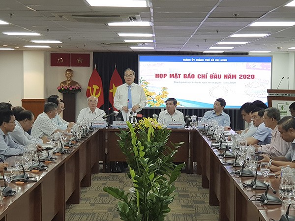 Bí thư Thành ủy TP.HCM Nguyễn Thiên Nhân phát biểu tại buổi gặp gỡ báo chí năm 2020 (ảnh: Trọng Tín)