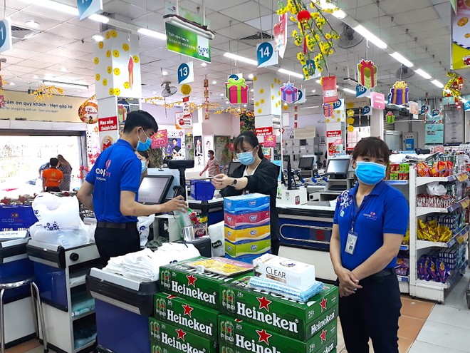Hệ thống các siêu thị thuộc Saigon Co.op dự kiến sẽ bán ra thị trường khoảng 200.000 chiếc khẩu trang/mỗi ngày (Ảnh: HP).