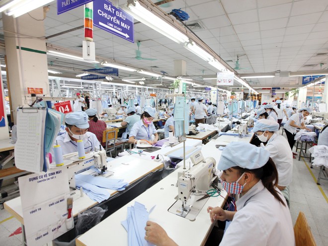 Việt Nam xuất khẩu sang Anh các mặt hàng tiêu dùng dễ thay thế như điện tử, dệt may, thủy sản. Ảnh: Đức Thanh