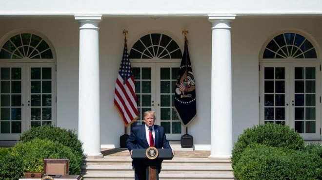 Tổng thống Donald Trump sẽ tiếp tục tái cân bằng quan hệ của Mỹ với các đối tác thương mại, đồng thời có hành động kịp thời để đáp trả hành vi thương mại không công bằng của các quốc gia khác. Ảnh: AFP