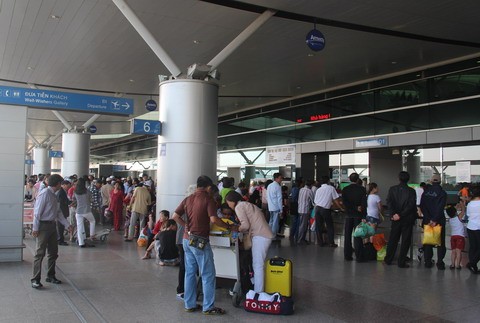Đã có hành khách chung chuyến bay với bệnh nhân Covid-19 ở Hà Nội bay vào TP.HCM.