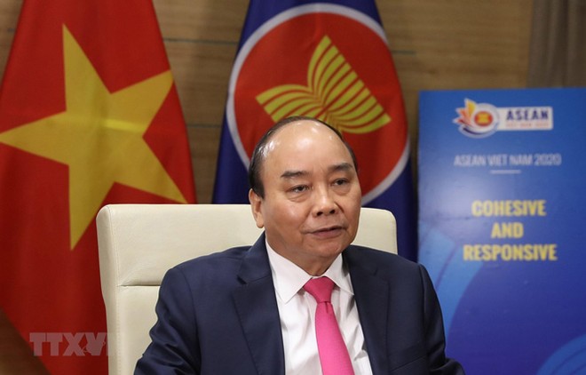 Thủ tướng Nguyễn Xuân Phúc trả lời báo chí về kết quả các hội nghị cấp cao đặc biệt (Ảnh: TTXVN)
