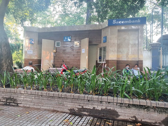Nhà vệ sinh 5 sao tại Công viên Lê Văn Tám phải đóng cửa sau thời gian ngắn hoạt động. Ảnh: Gia Huy