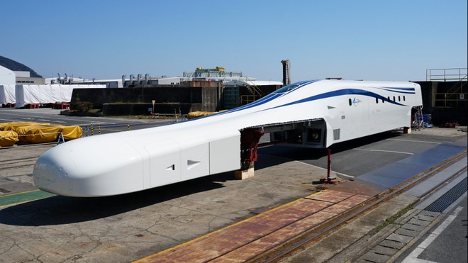 Nguyên mẫu tàu siêu tốc sạc không dây của Nhật