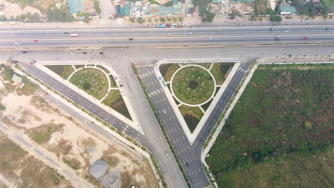 Sau gần 6 năm triển khai ì ạch vì chậm được bàn giao mặt bằng, tuyến đường số 1 dài 2,5 km thuộc dự án BT đầu tư đường giao thông bao quanh khu tưởng niệm danh nhân Chu Văn An vừa được thông xe