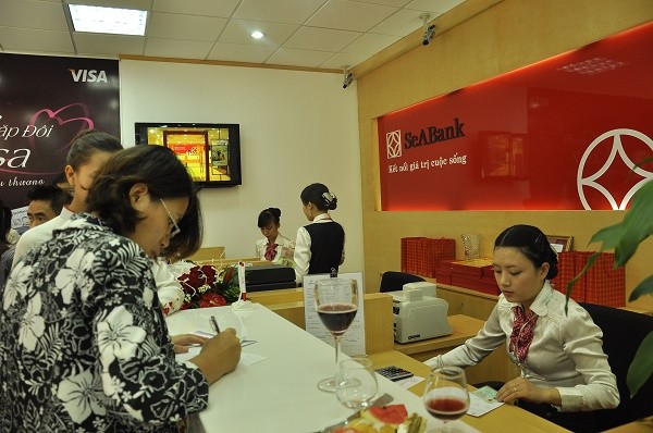 SeABank hoàn tiền cho chủ thẻ mua hàng tại Fuji Mart và Seika Mart  