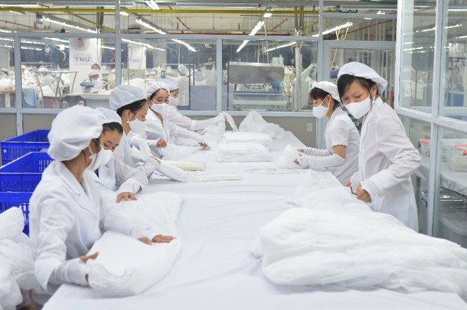 Nhà máy của TNG sản xuất các trang phục, y phục dùng cho lĩnh vực y tế