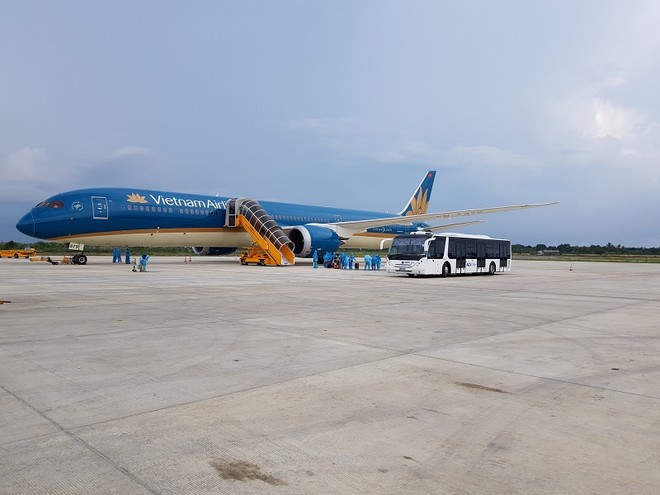 Vietnam Airlines tham gia “giải tỏa” 700 du khách mắc kẹt tại Đà Nẵng 2 ngày tới