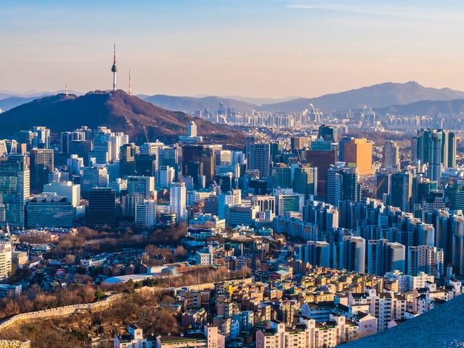 Bị áp thuế lên lợi nhuận chuyển nhượng bất động sản đang khiến nhiều nhà đầu tư Hàn Quốc dịch chuyển dòng vốn sang Việt Nam. Ảnh: Shutterstock.