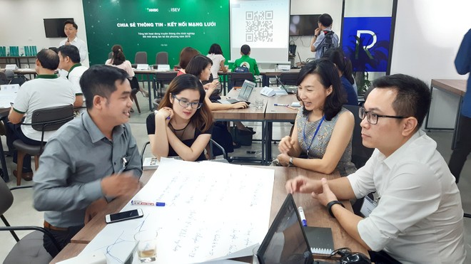 Các bạn trẻ thảo luận tại một sự kiện liên quan đến khởi nghiệp ở Hà Nội. Ảnh: Thành Nguyễn.