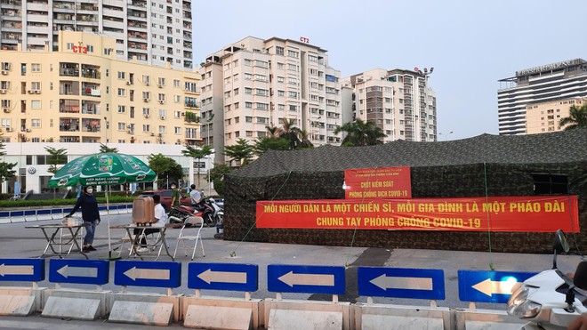 Việt Nam đang đẩy mạnh tiến độ tiêm phòng vắc-xin bên cạnh các giải pháp hạn chế dịch lây lan. Ảnh: Thành Nguyễn.