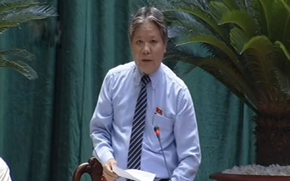 Bộ trưởng Tư pháp Hà Hùng Cường tại phiên chất vấn