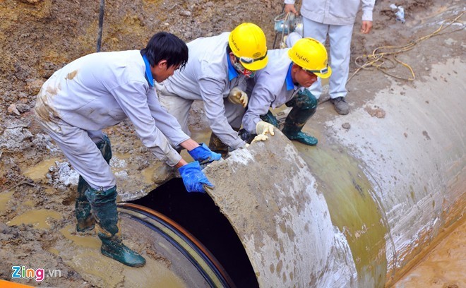 Vỡ ống nước sông Đà không phải do nguyên nhân thi công