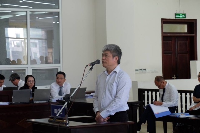 Bị cáo Nguyễn Xuân Sơn tại tòa.