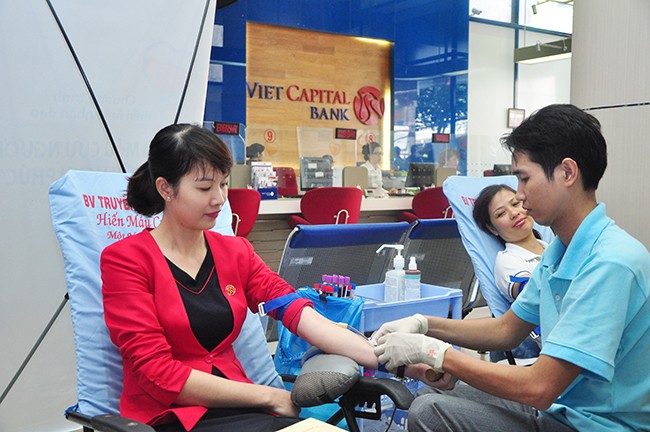 Cán bộ nhân viên Viet Capital Bank hiến máu vì cộng đồng