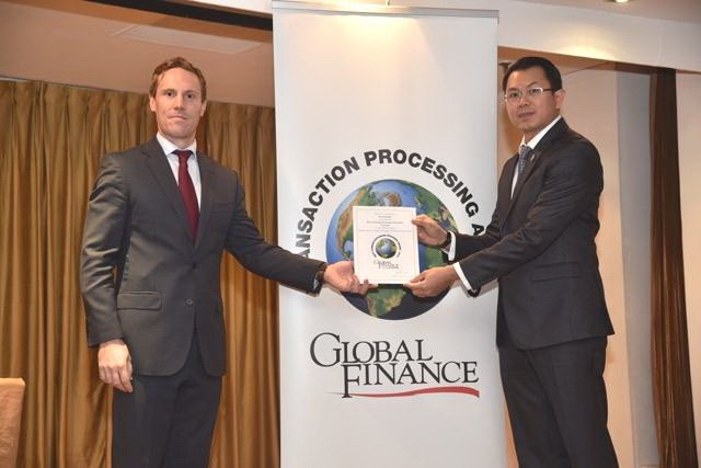 Sacombank nhận giải Ngân hàng cung cấp ngoại hối tốt nhất tại Việt Nam 2015