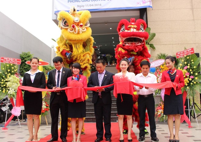 Viet Capital Bank khai trương trụ sở mới Phòng giao dịch Âu Cơ