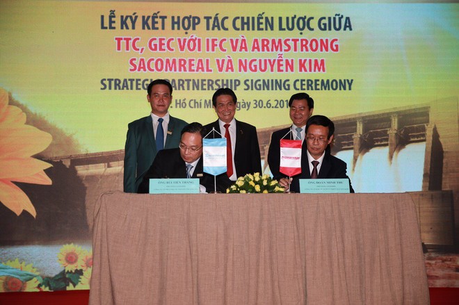 Sacomreal ký hợp tác chiến lược với Nguyễn Kim