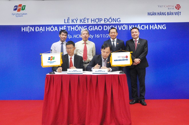 Viet Capital Bank bắt tay hợp tác với FPT IS