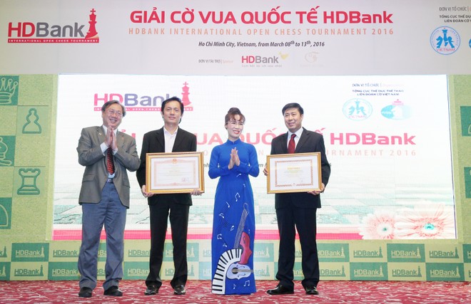  Những bóng hồng “tung hoành” tại giải cờ vua quốc tế HDBank