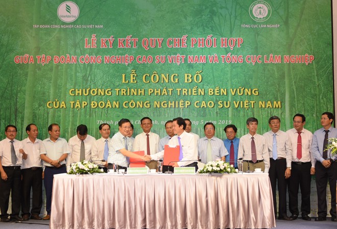 Tập đoàn Công nghiệp Cao su Việt Nam ký hợp tác triển khai chiến lược phát triển bền vững