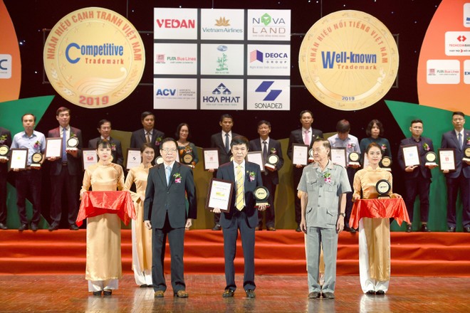 Nam A Bank lần thứ 3 được vinh danh nhãn hiệu nổi tiếng Việt Nam 