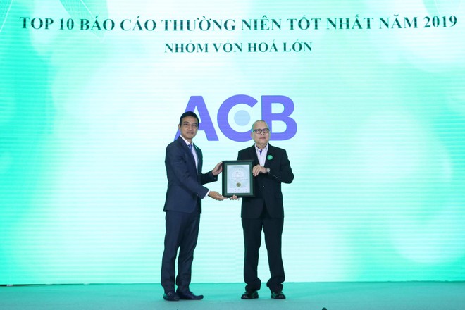 Ông Đàm Văn Tuấn, Phó tổng giám đốc ACB nhận giải