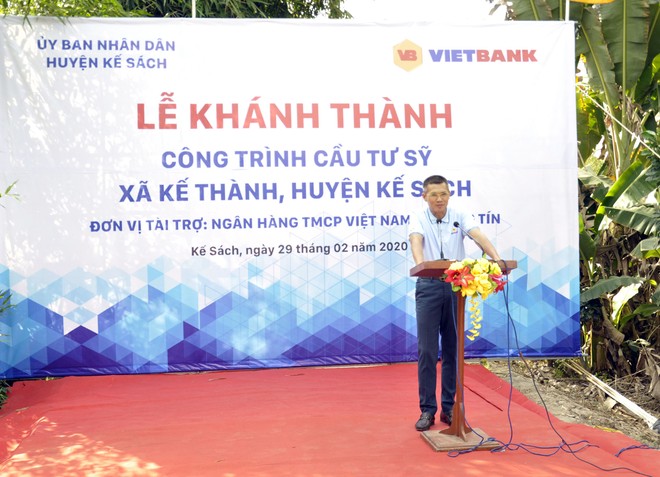 Người dân xã Kế Thành vui mừng khánh thành cầu Tư Sỹ do Vietbank tài trợ