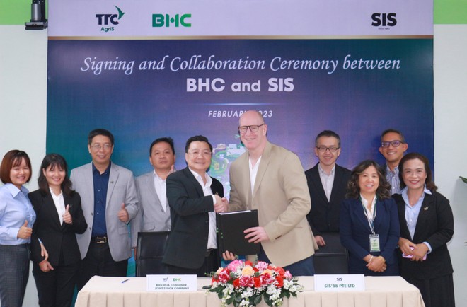 Đại diện BHC và SIS ký kết hợp tác về việc sản xuất và tiêu thụ các sản phẩm đường chất lượng cao tại thị trường quốc tế