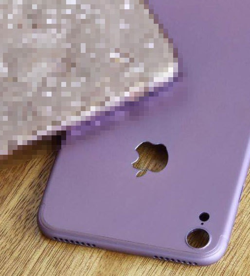 Thay vì màu vàng, hồng hay xám và bạc quen thuộc, bộ khung vỏ kim loại được cho của iPhone 7 còn có thêm màu tím. Trước kia, chỉ có máy nghe nhạc iPod Nano mới sở hữu màu sắc này.