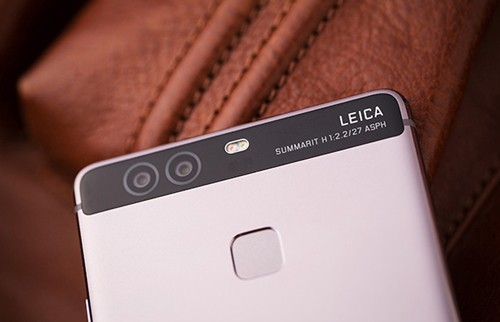 Huawei P9 nổi bật với camera kép. 