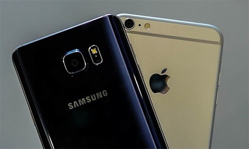 Cuộc chiến giữa Apple và Samsung hứa hẹn nhiều hấp dẫn cuối năm nay. 