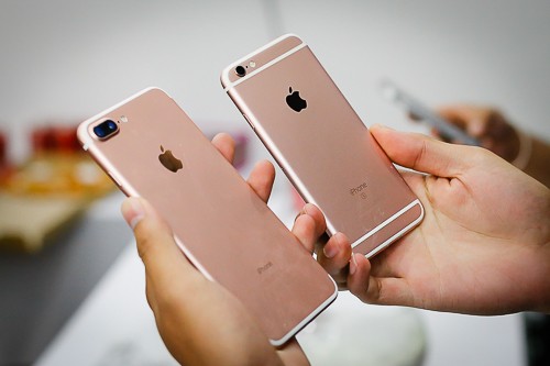 iPhone 7 và 7 Pllus hàng xách tay năm nay rớt giá nhanh hơn các năm trước.