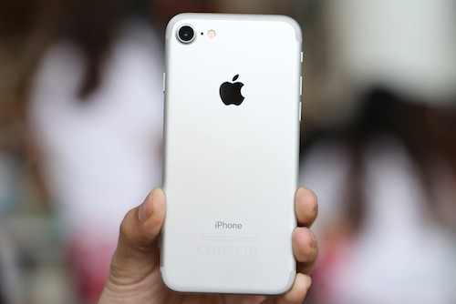 Doanh số iPhone 7 không đạt kỳ vọng buộc Apple phải giảm lượng sản xuất.