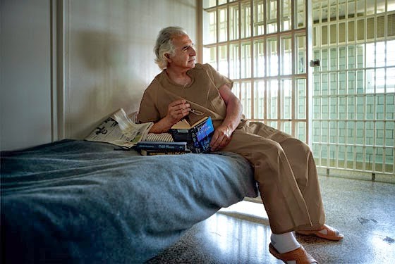'Siêu lừa' Bernard Madoff sống nhàn hạ trong tù