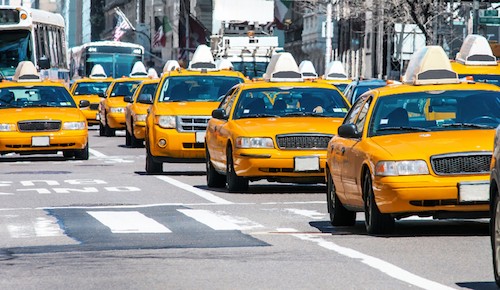 Taxi vàng ngược xuôi trên các nẻo đường New York. Ảnh: Deposit photo.