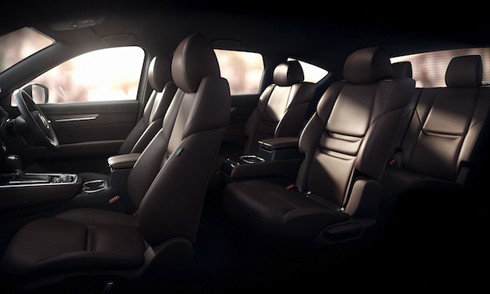 Nội thất Mazda CX-8 với 3 hàng ghế. Ảnh: Autoblog.