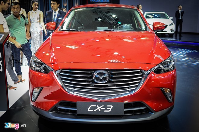 Mazda CX-3 xuất hiện trong gian hàng của Trường Hải ở triển lãm Vietnam Motor Show 2016.