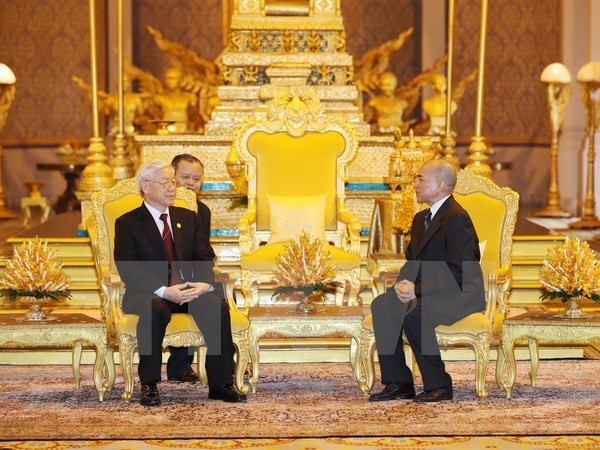 Tổng Bí thư Nguyễn Phú Trọng hội đàm với Quốc vương Campuchia Norodom Sihamoni. (Ảnh: Trí Dũng/TTXVN)