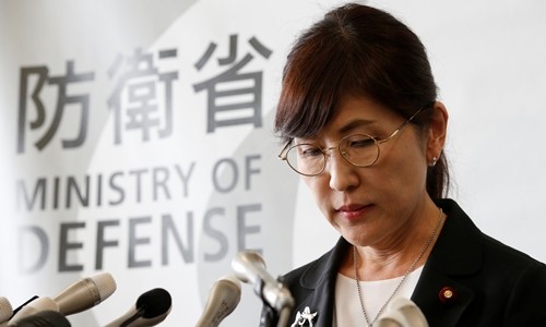 Bộ trưởng Quốc phòng Nhật Bản Tomomi Inada thông báo từ chức ngày 28/7. Ảnh: Reuters.